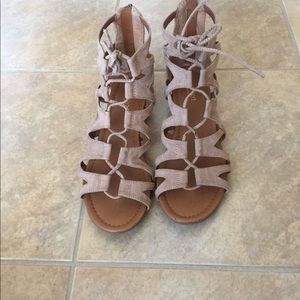 lace up sandals